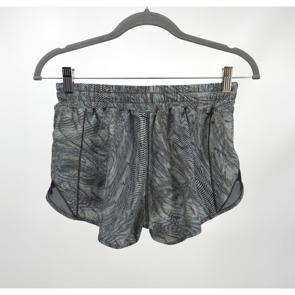 Lululemon Hotty Hot Shorts 2.5 Womens 6 Gray‎ Black Mesh Lined Running
